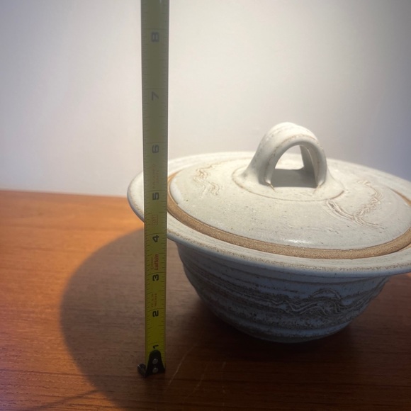 Handcrafted art pottery bowl with lid white glaze marked - Picture 12 of 12